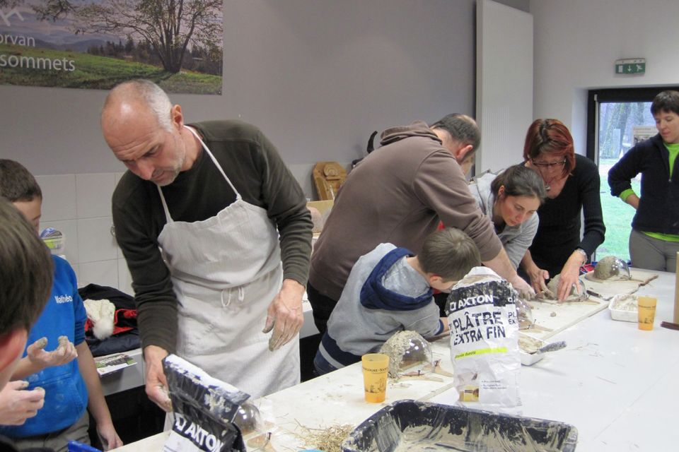 Atelier nichoir à Saint-Brisson (58) le 20 février 2016 © Sylvie Gramage